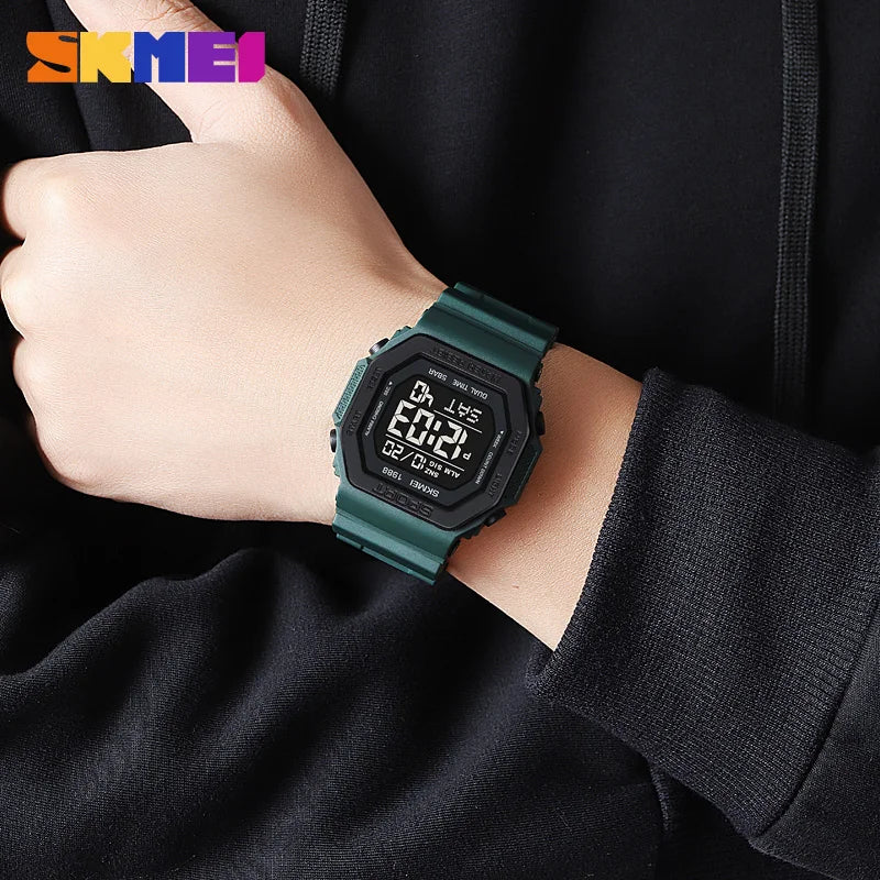 Orologio Digitale Uomo Sportivo LED Cronometro Sveglia