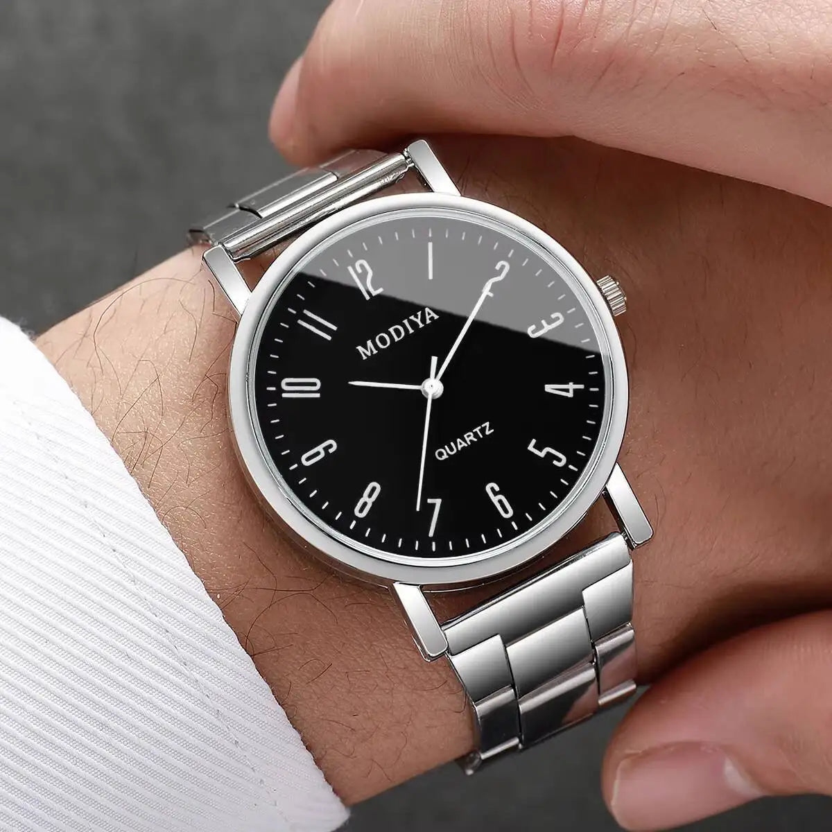 Orologio Uomo Elegante in Lega leggera Stile Moda Casual Quarzo